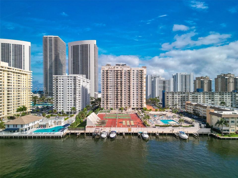 En Venta: $378,000 (1 camas, 2 baños, 1300 Pies cuadrados)