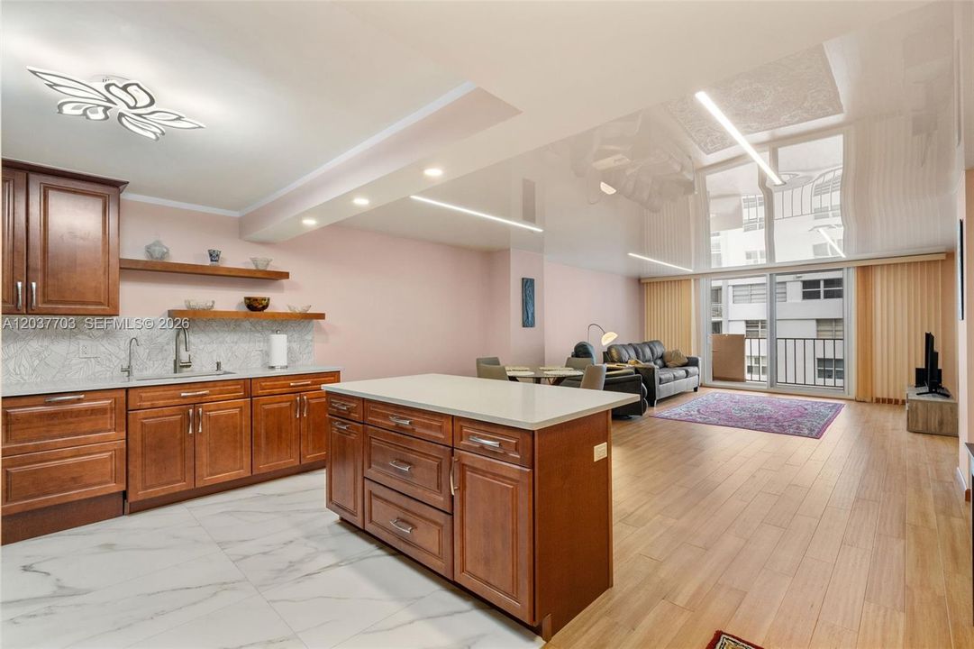 En Venta: $378,000 (1 camas, 2 baños, 1300 Pies cuadrados)