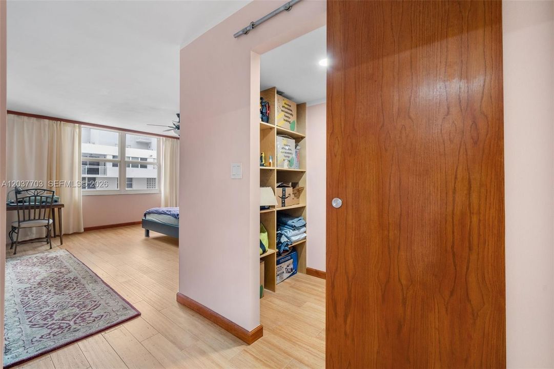 En Venta: $378,000 (1 camas, 2 baños, 1300 Pies cuadrados)