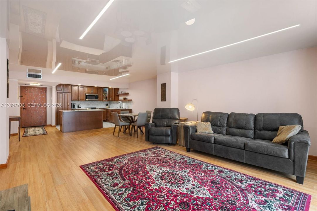 En Venta: $378,000 (1 camas, 2 baños, 1300 Pies cuadrados)