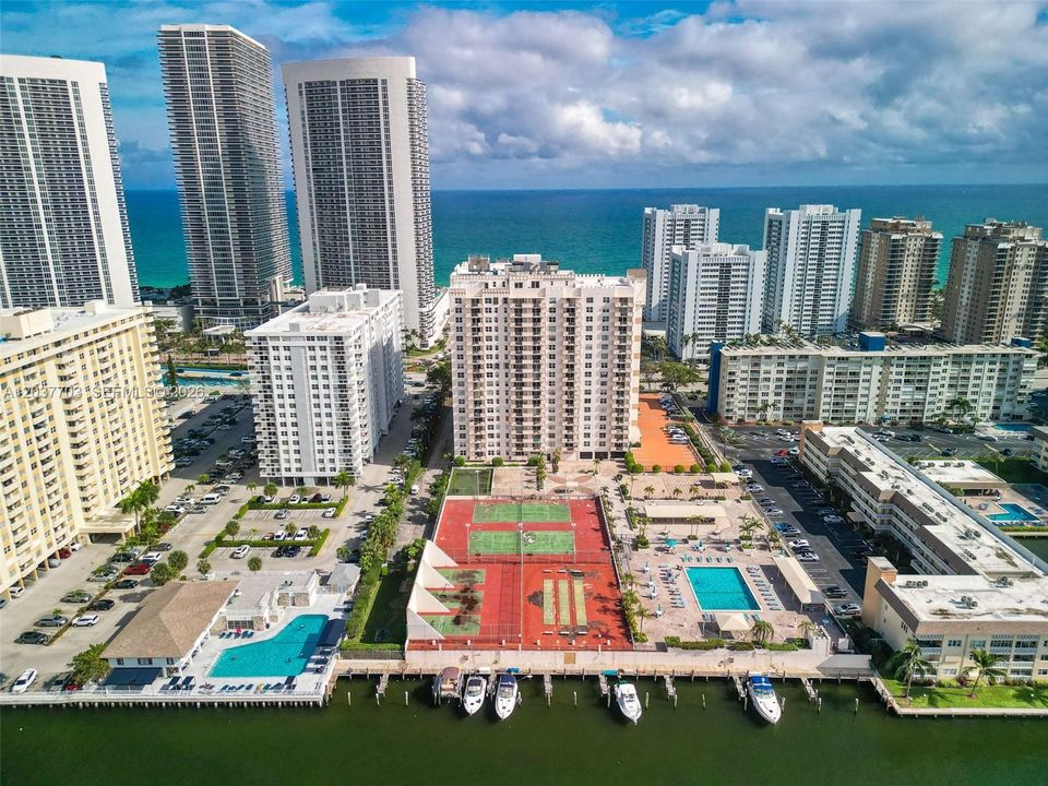 En Venta: $378,000 (1 camas, 2 baños, 1300 Pies cuadrados)