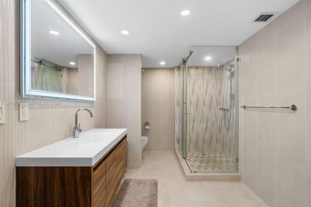 En Venta: $378,000 (1 camas, 2 baños, 1300 Pies cuadrados)