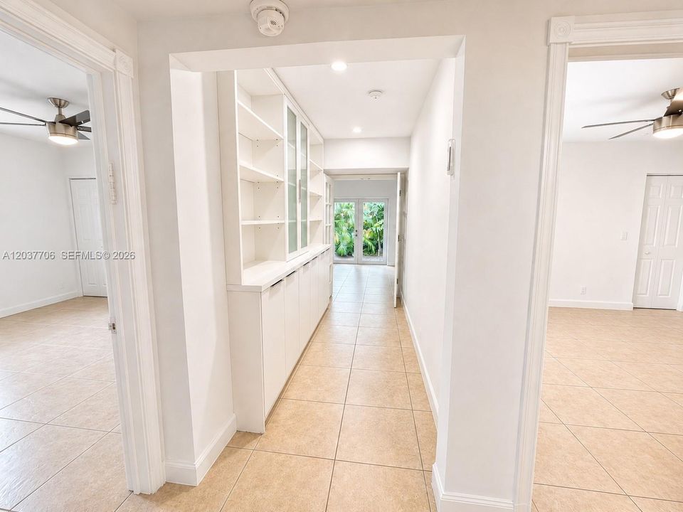 For Sale: $1,595,000 (4 beds, 2 baths, 1967 Square Feet)