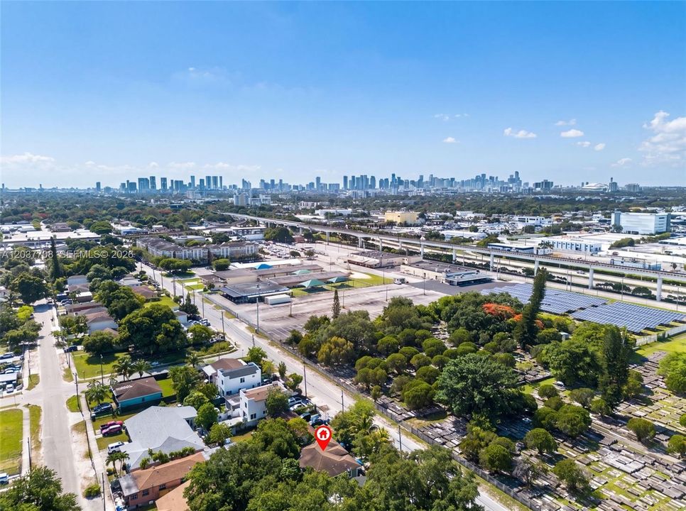 На продажу: $499,000 (4 спален, 2 ванн, 1675 Квадратных фут)