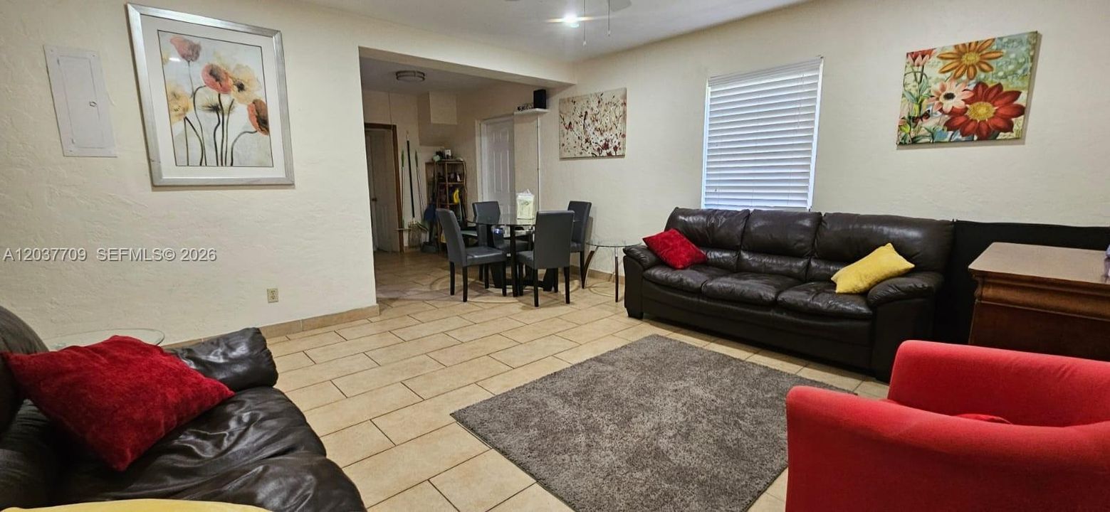 For Rent: $5,500 (4 beds, 4 baths, 1309 Square Feet)