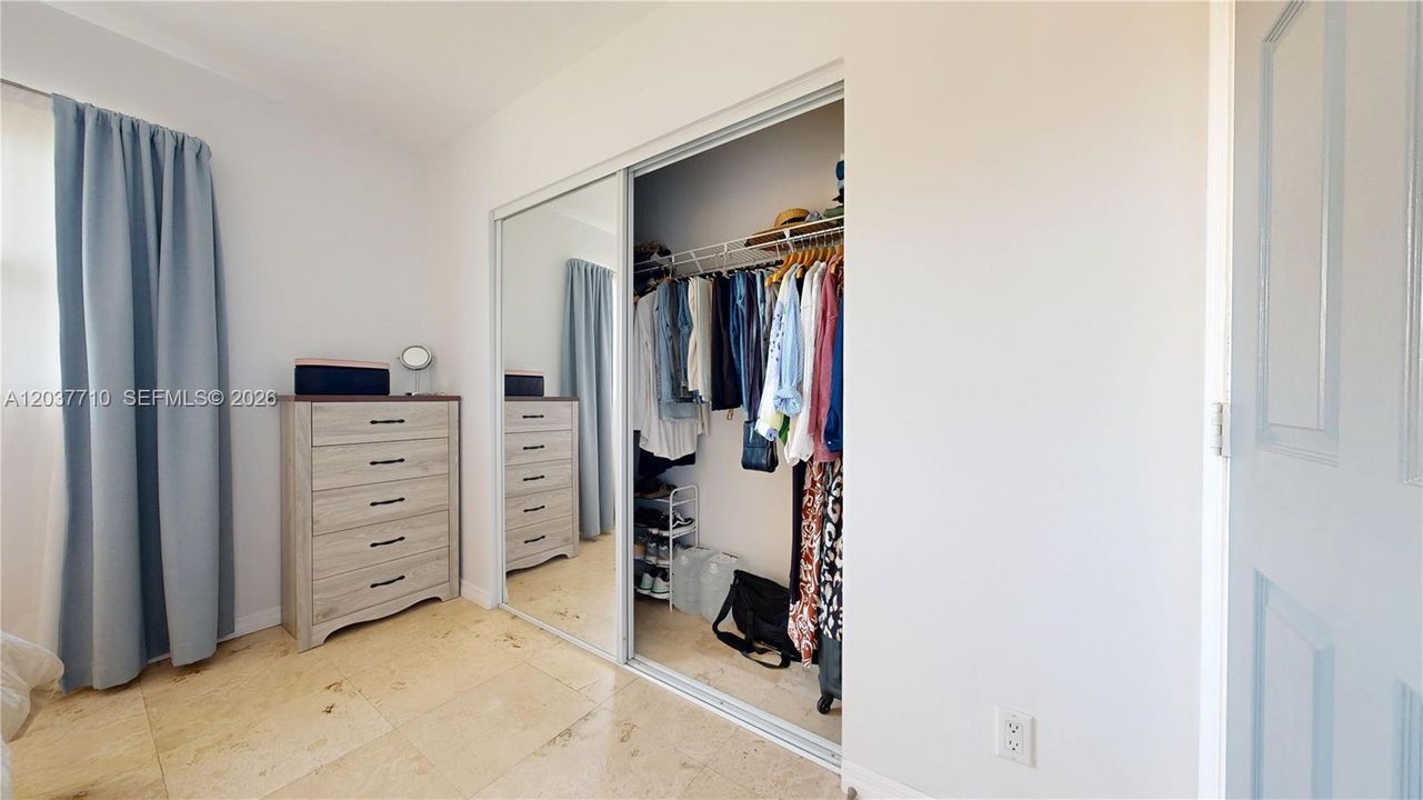 В аренду: $2,250 (2 спален, 1 ванн, 800 Квадратных фут)