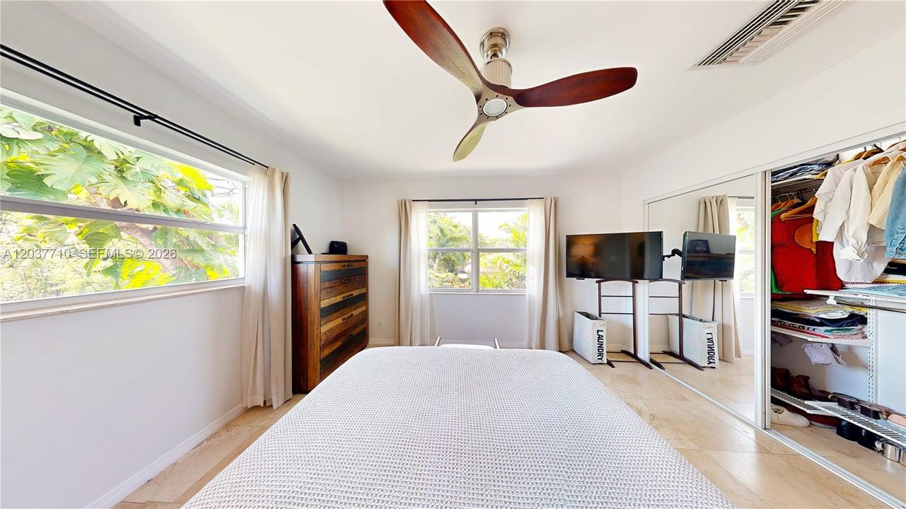 В аренду: $2,250 (2 спален, 1 ванн, 800 Квадратных фут)