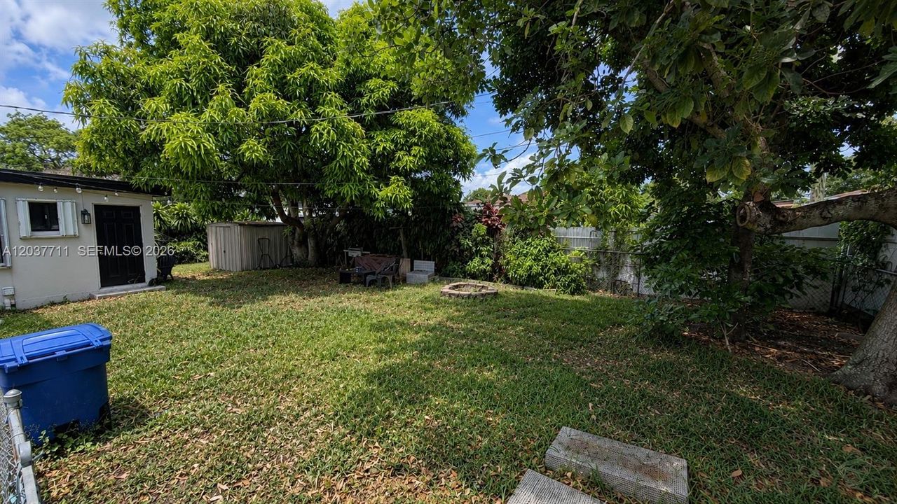 For Sale: $475,000 (3 beds, 2 baths, 1188 Square Feet)