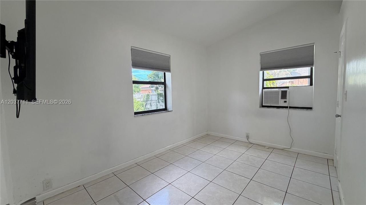 For Sale: $475,000 (3 beds, 2 baths, 1188 Square Feet)