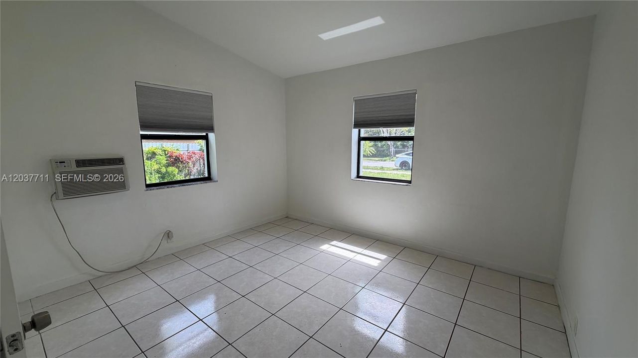For Sale: $475,000 (3 beds, 2 baths, 1188 Square Feet)