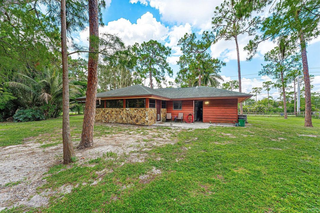 006-16355LancashireDriveEast-TheAcreage-