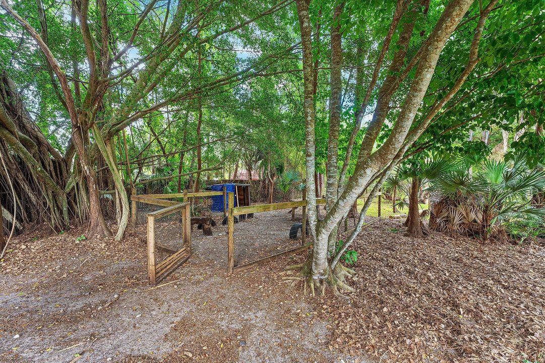 026-16355LancashireDriveEast-TheAcreage-