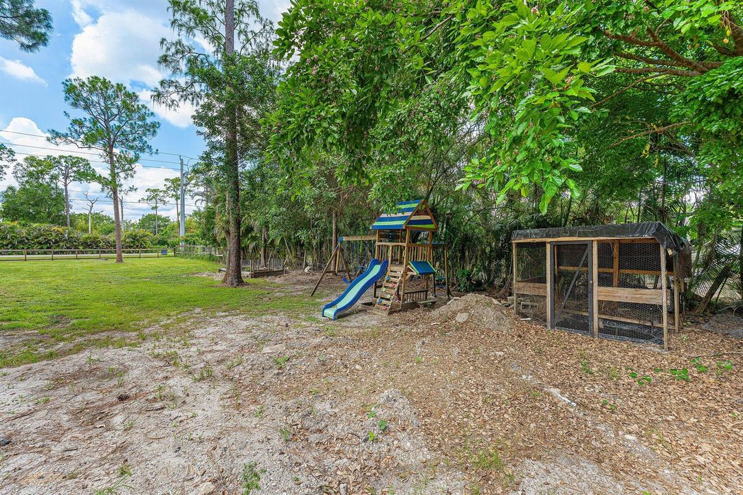 028-16355LancashireDriveEast-TheAcreage-