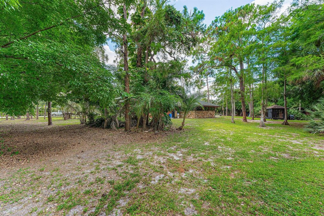 029-16355LancashireDriveEast-TheAcreage-