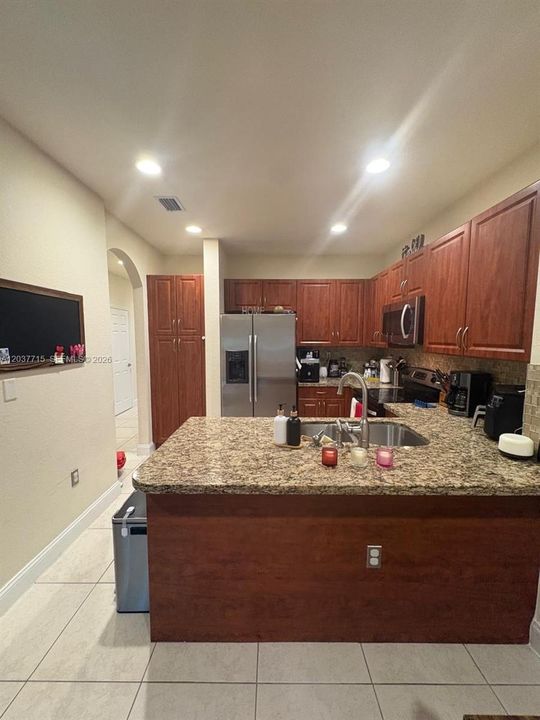 En Renta: $3,400 (3 camas, 2 baños, 1964 Pies cuadrados)