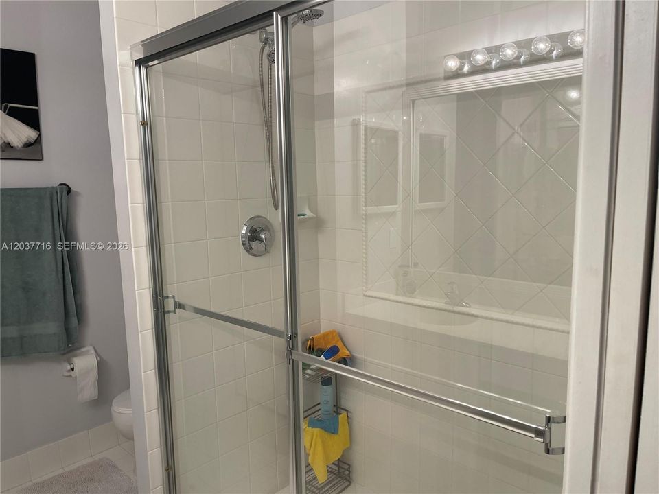 На продажу: $329,900 (2 спален, 2 ванн, 1280 Квадратных фут)