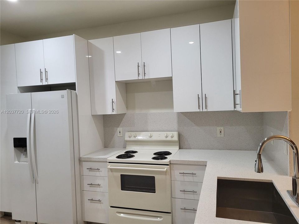 В аренду: $2,990 (2 спален, 2 ванн, 1131 Квадратных фут)