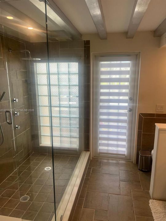 For Rent: $6,000 (3 beds, 2 baths, 1778 Square Feet)