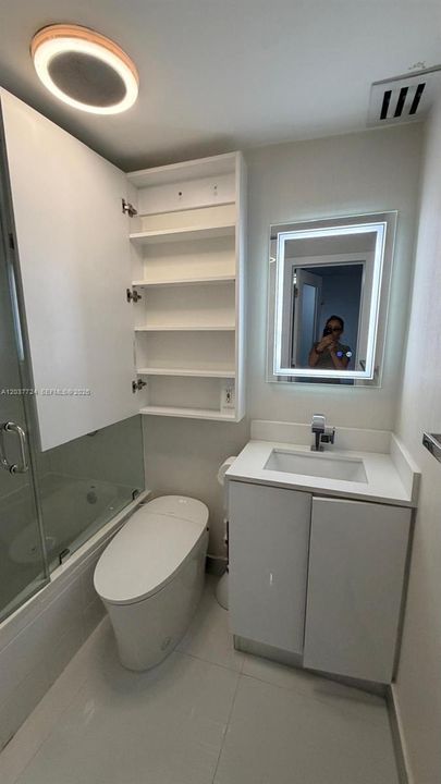 For Rent: $4,500 (2 beds, 2 baths, 900 Square Feet)