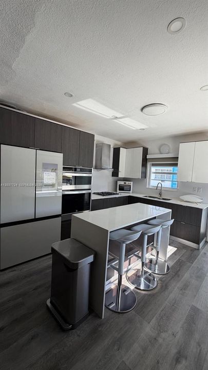 For Rent: $4,500 (2 beds, 2 baths, 900 Square Feet)