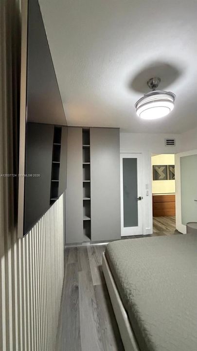 For Rent: $4,500 (2 beds, 2 baths, 900 Square Feet)