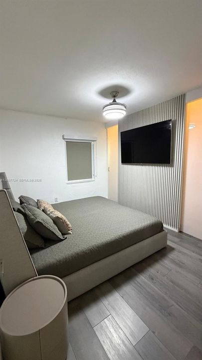 For Rent: $4,500 (2 beds, 2 baths, 900 Square Feet)