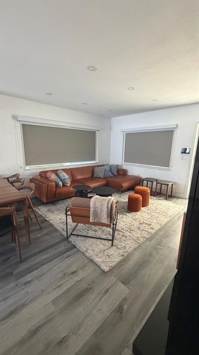 For Rent: $4,500 (2 beds, 2 baths, 900 Square Feet)