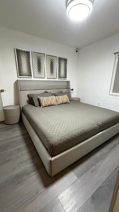 For Rent: $4,500 (2 beds, 2 baths, 900 Square Feet)