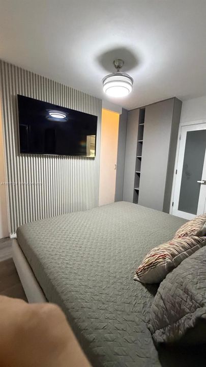 For Rent: $4,500 (2 beds, 2 baths, 900 Square Feet)