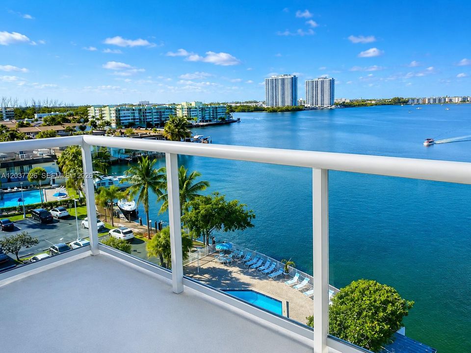 For Sale: $295,000 (2 beds, 2 baths, 1178 Square Feet)