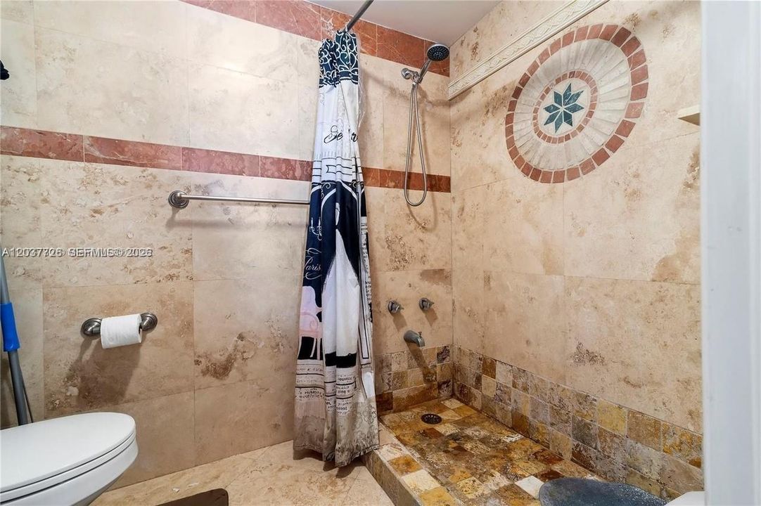 For Sale: $295,000 (2 beds, 2 baths, 1178 Square Feet)