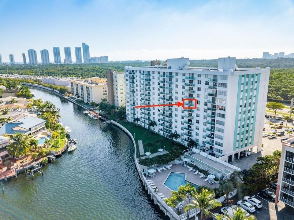 For Sale: $295,000 (2 beds, 2 baths, 1178 Square Feet)