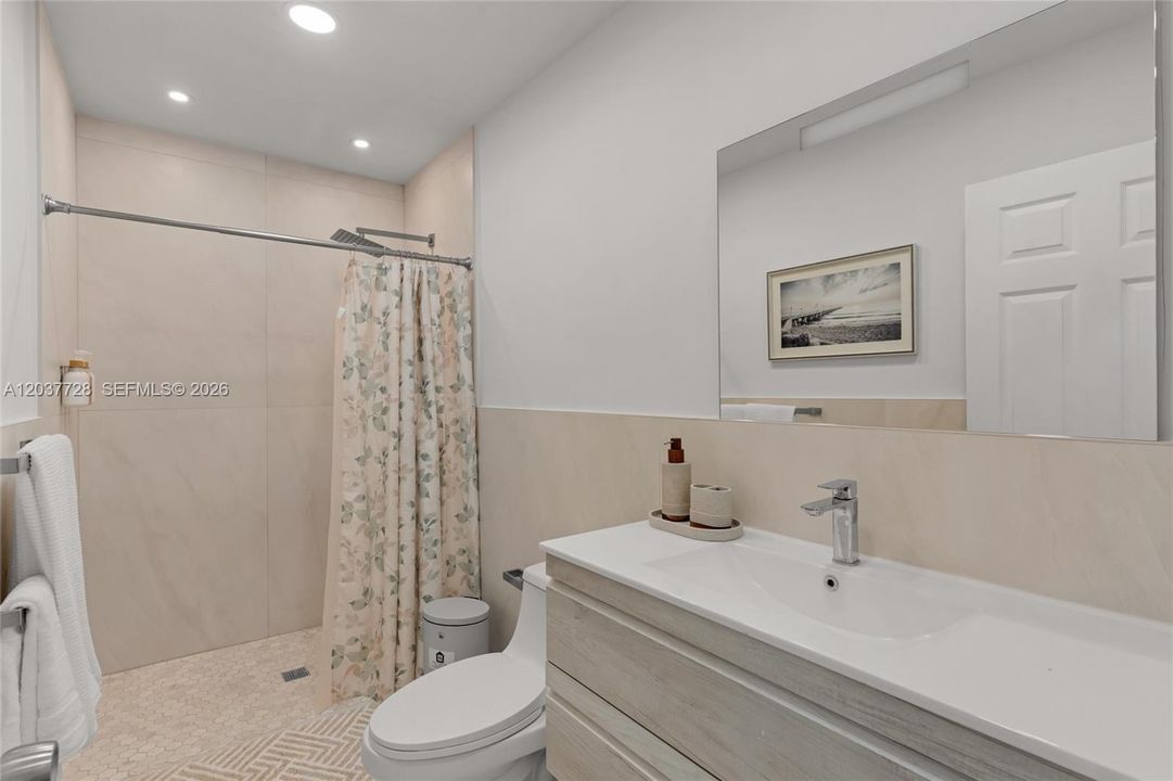 В аренду: $5,000 (3 спален, 2 ванн, 2013 Квадратных фут)