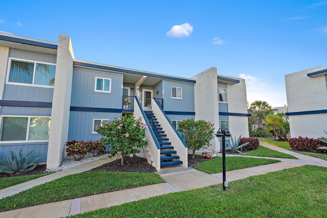 1561 NE 12th Terrace, C14-1