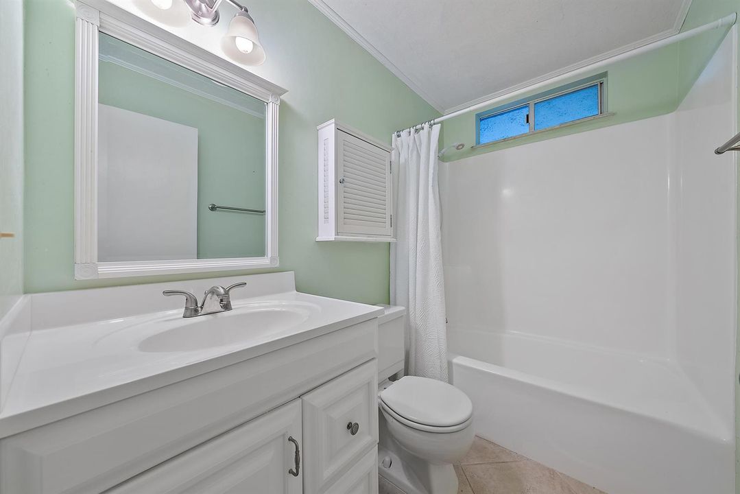 1561 NE 12th Terrace, C14-15