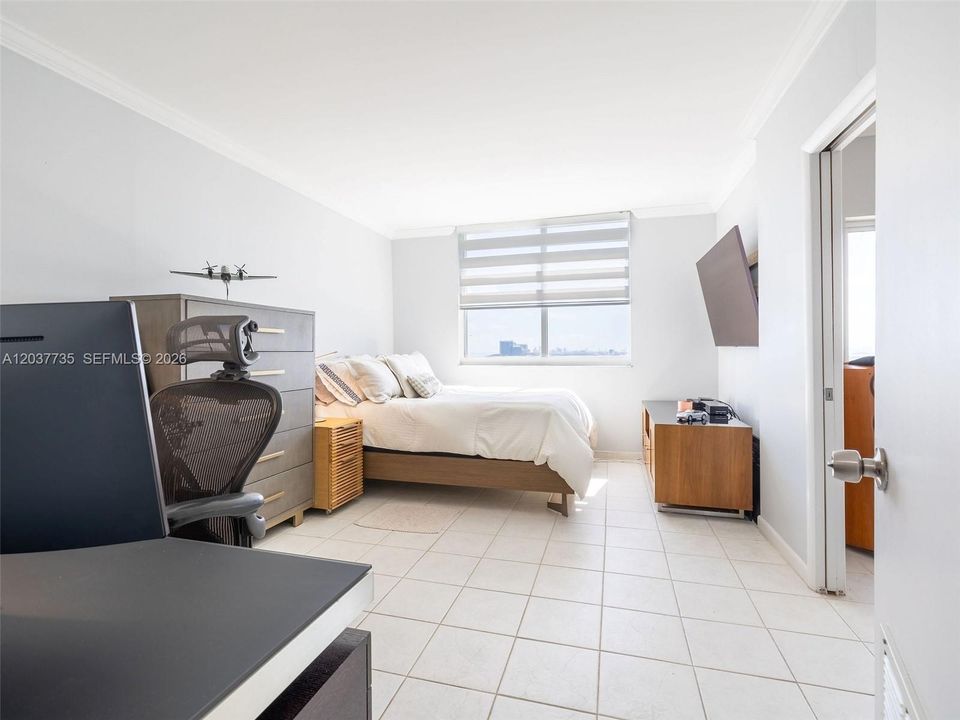 В аренду: $4,000 (2 спален, 2 ванн, 1120 Квадратных фут)