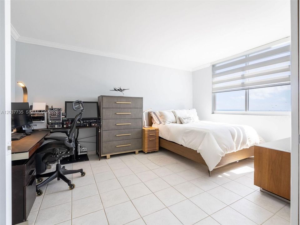 В аренду: $4,000 (2 спален, 2 ванн, 1120 Квадратных фут)