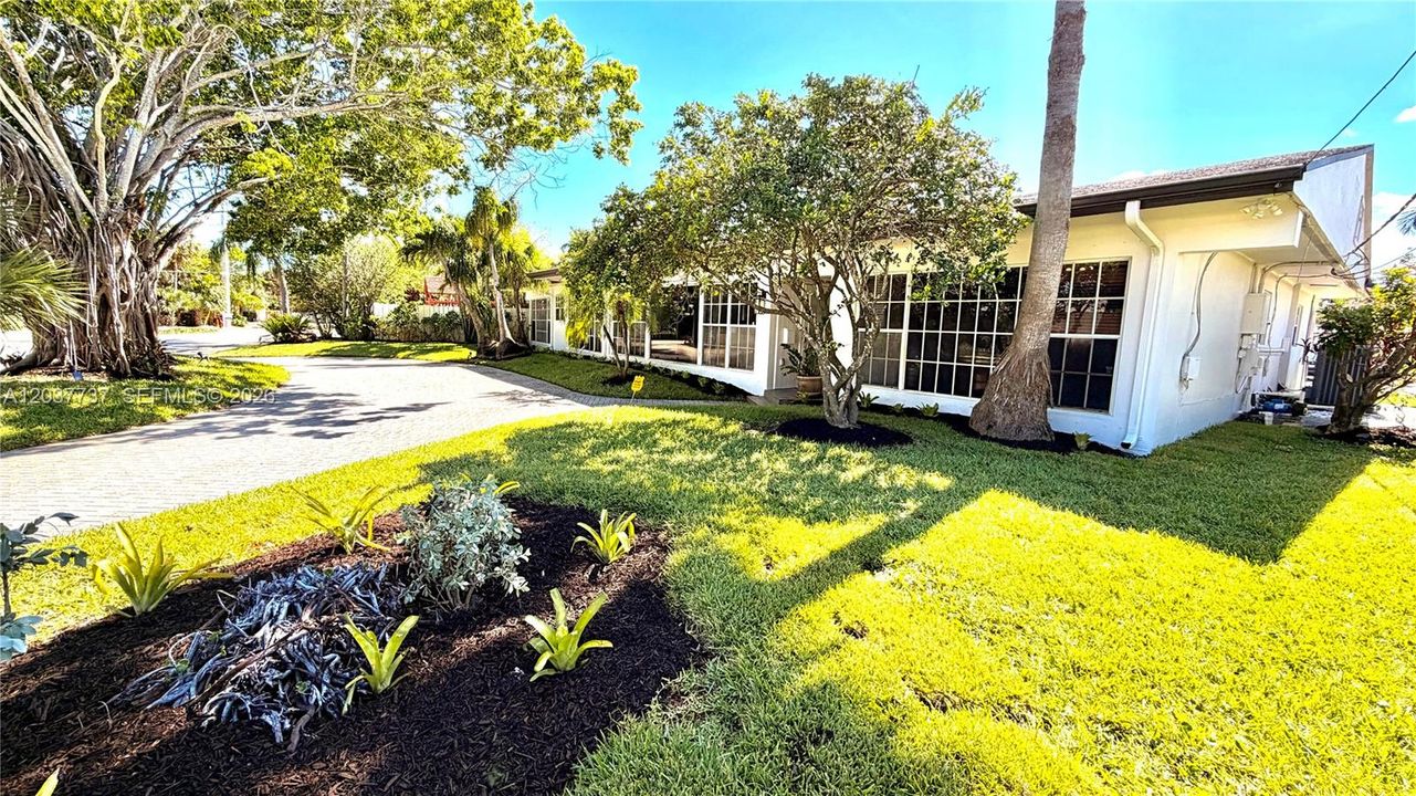 For Sale: $1,499,000 (3 beds, 3 baths, 2169 Square Feet)