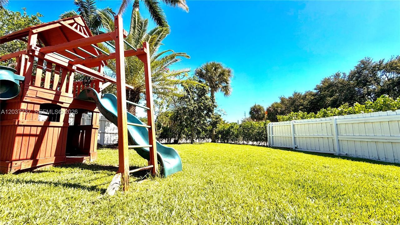 For Sale: $1,499,000 (3 beds, 3 baths, 2169 Square Feet)