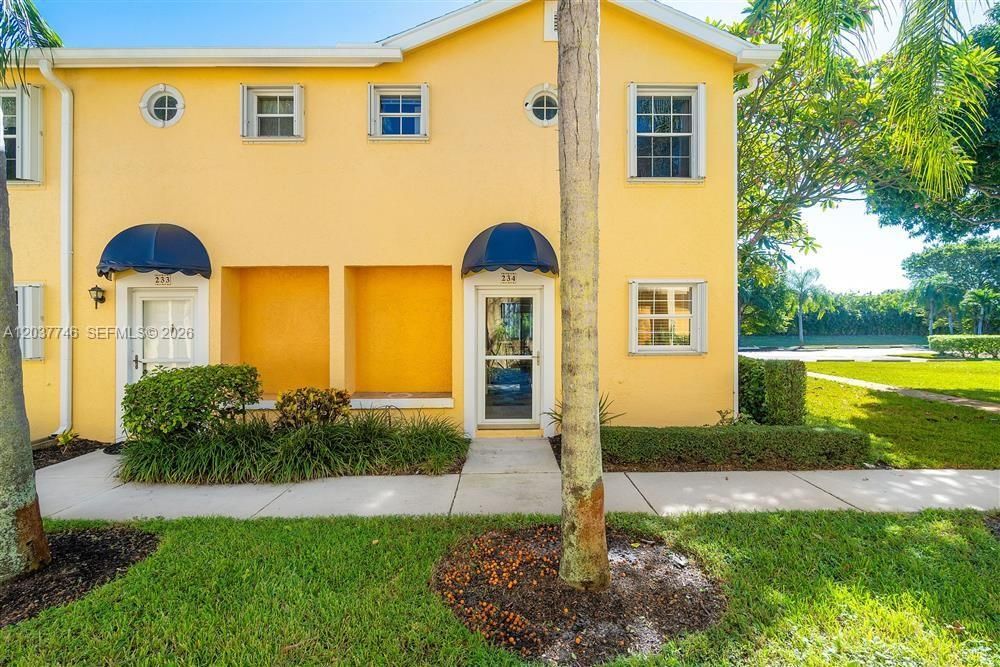 For Rent: $2,100 (2 beds, 2 baths, 1128 Square Feet)
