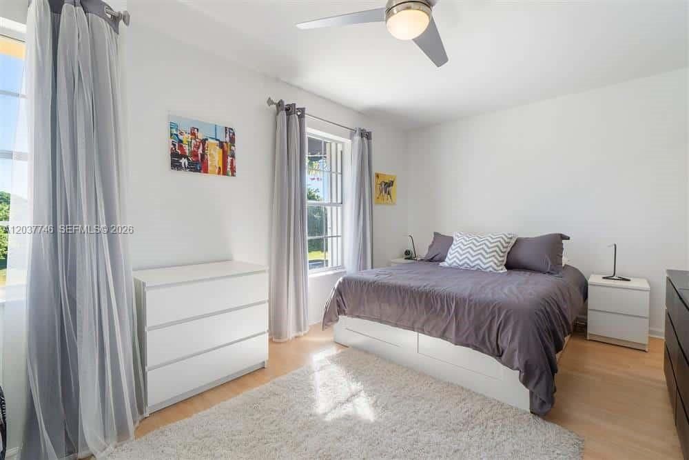 For Rent: $2,100 (2 beds, 2 baths, 1128 Square Feet)