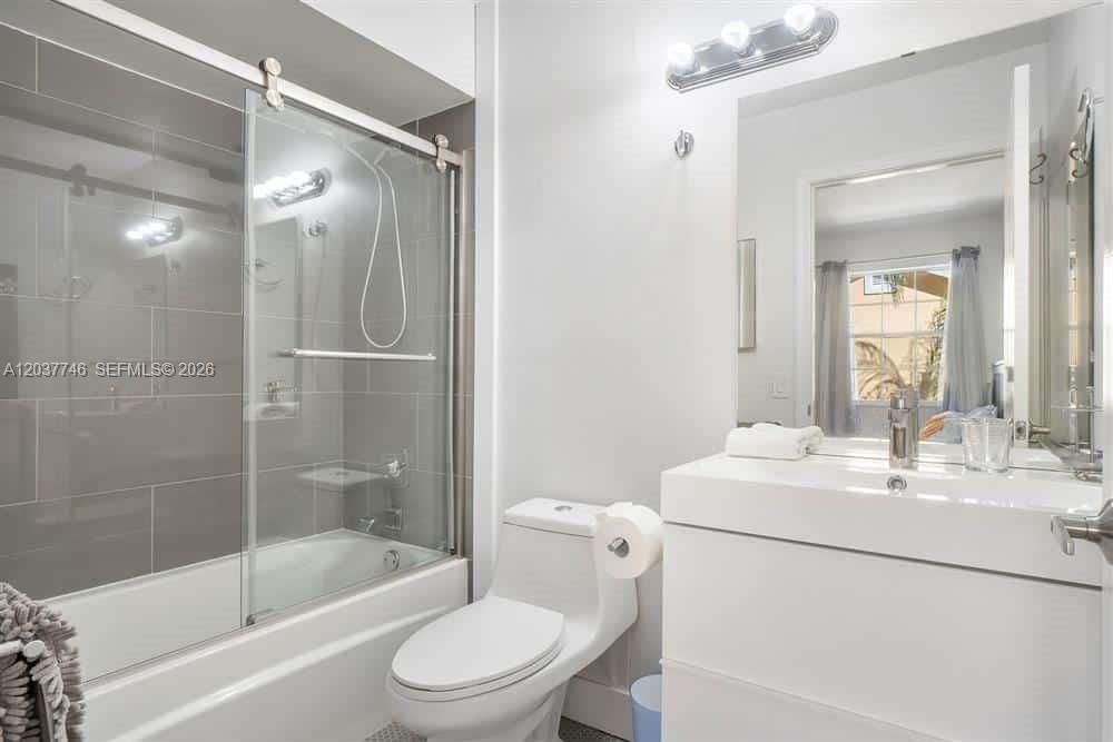 For Rent: $2,100 (2 beds, 2 baths, 1128 Square Feet)
