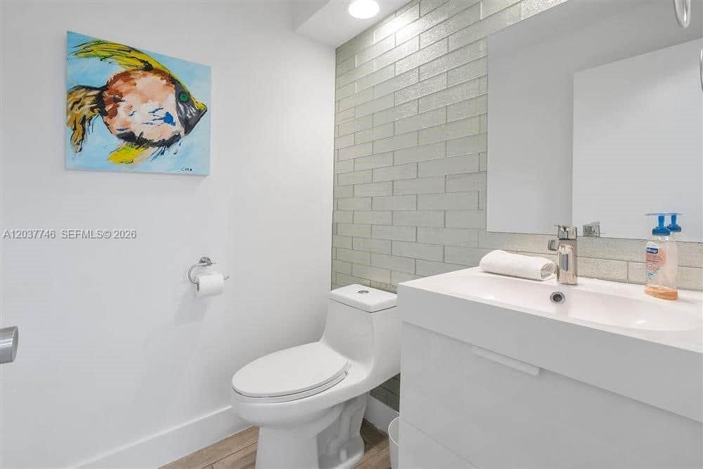 For Rent: $2,100 (2 beds, 2 baths, 1128 Square Feet)