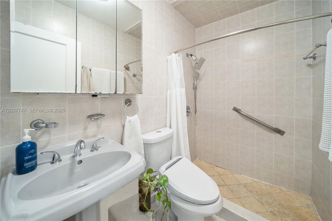 В аренду: $5,385 (4 спален, 3 ванн, 0 Квадратных фут)