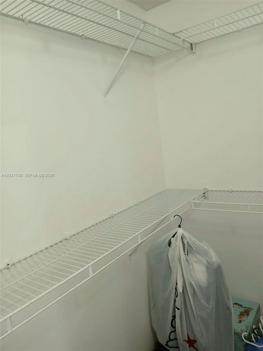For Sale: $280,000 (2 beds, 2 baths, 750 Square Feet)