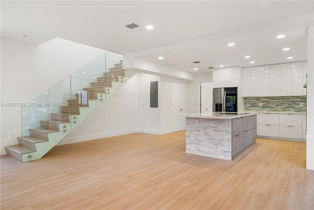 For Sale: $1,127,000 (3 beds, 3 baths, 1848 Square Feet)