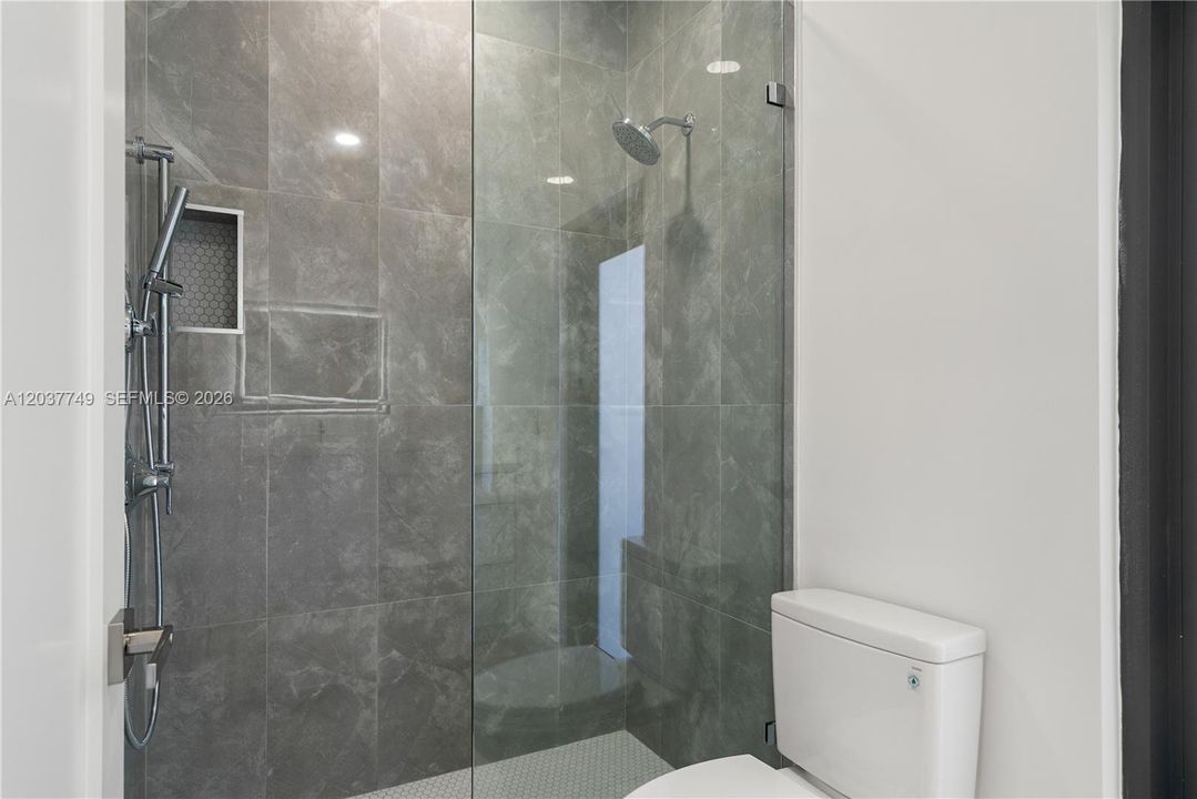 For Sale: $1,127,000 (3 beds, 3 baths, 1848 Square Feet)