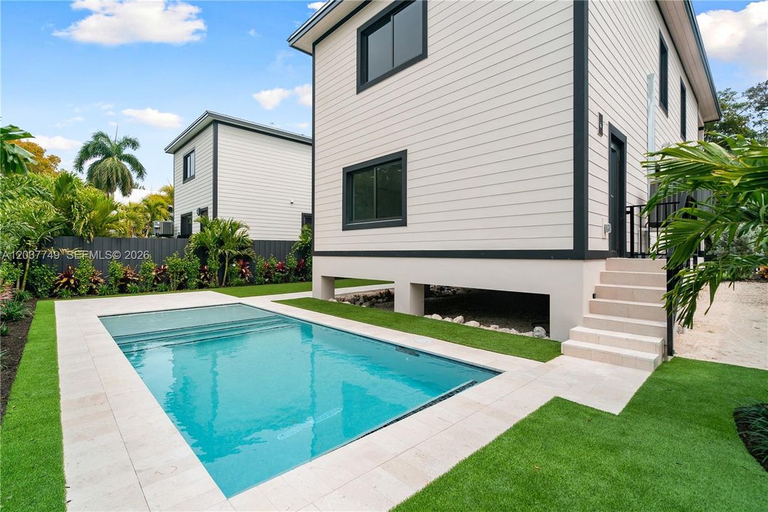 For Sale: $1,127,000 (3 beds, 3 baths, 1848 Square Feet)