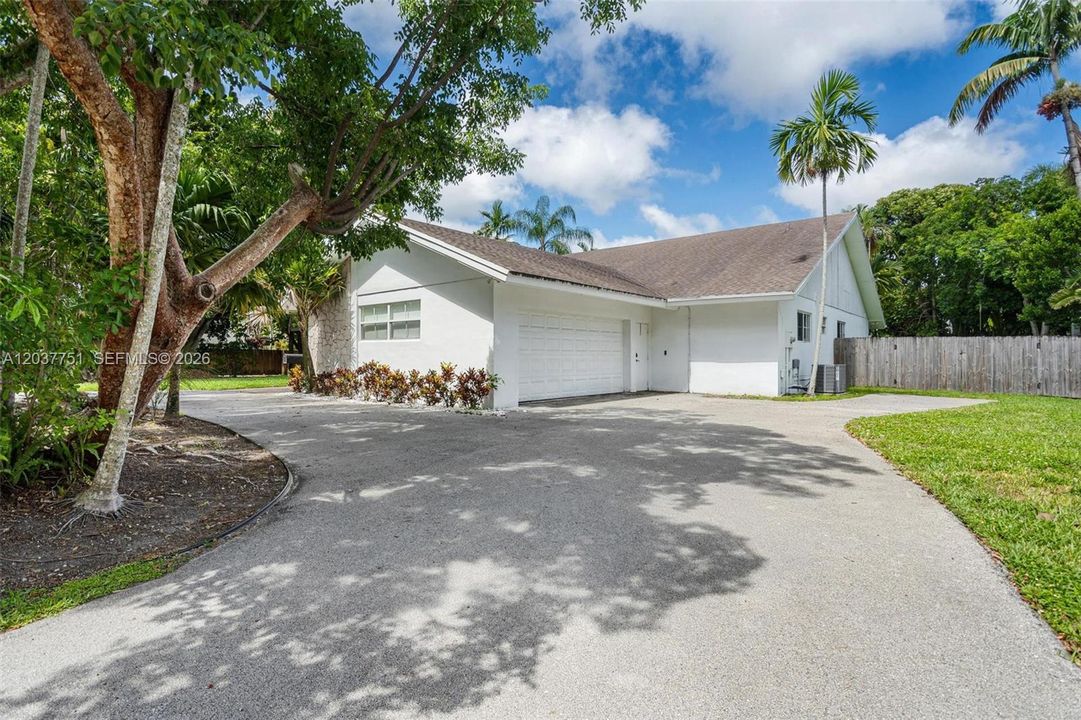 Recently Rented: $10,000 (4 beds, 3 baths, 3283 Square Feet)