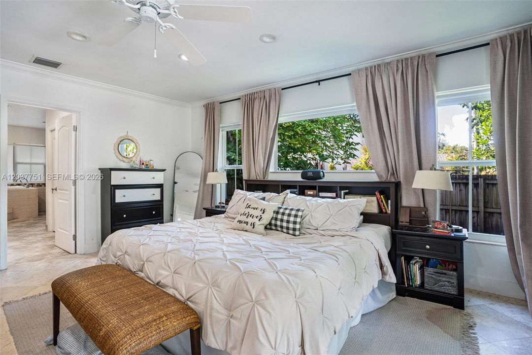 Recently Rented: $10,000 (4 beds, 3 baths, 3283 Square Feet)